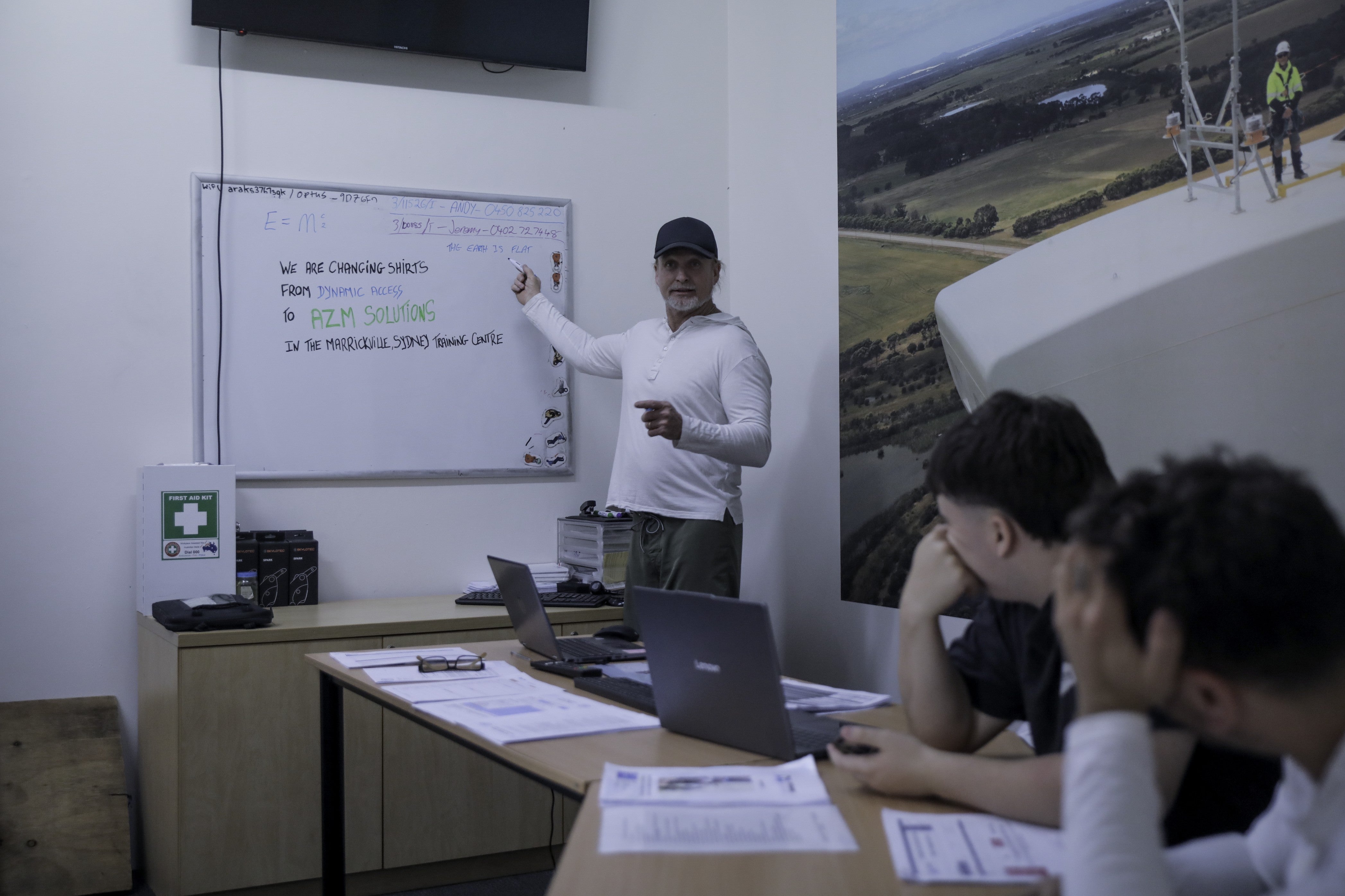 IRATA theory session in the AZM Solutions classroom